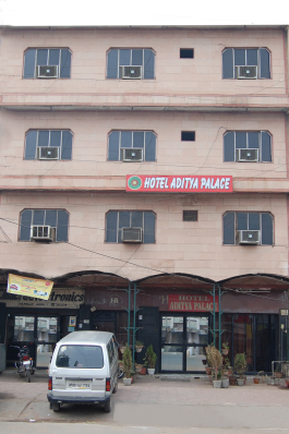 Hotel Aditya Palace - Hotel in Agra