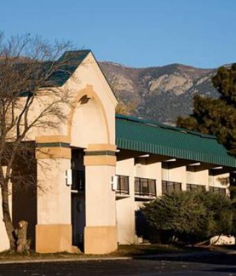 Sandia Courtyard Hotel and Convention Center