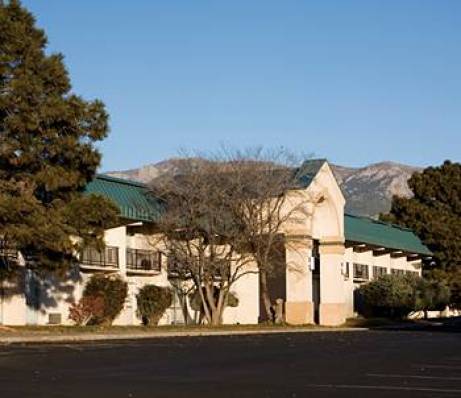 Sandia Courtyard Hotel and Convention Center