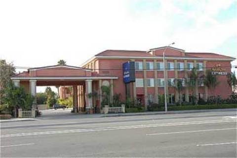 Holiday Inn Express Suites - Anaheim West