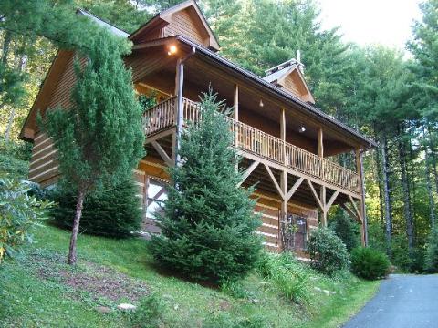 Boone, NC Log Cabin Two Sisters Retreat - Vacation Rental in Boone