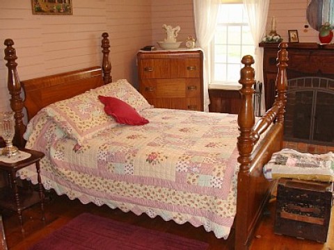 Vintage Bedroom #2