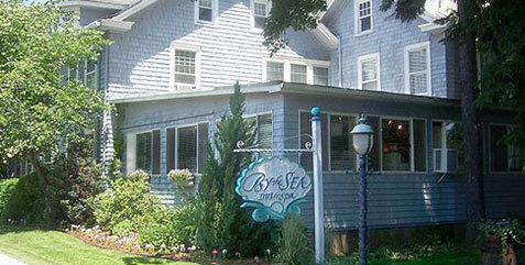 By the Sea Inn & Spa - Bed and Breakfast in Branford