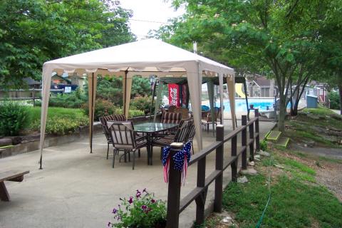 Pool and gazebo - Branson Vacation Cabins