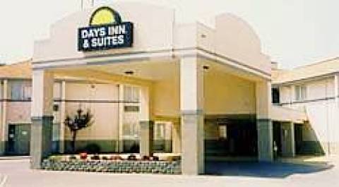 Days Inn & Suites Bridgeport/Clarksburg
