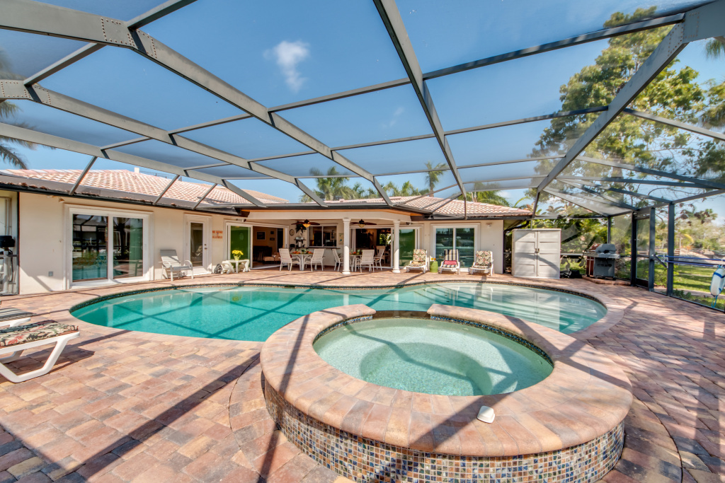 Waterfall House - Vacation Rental in Cape Coral