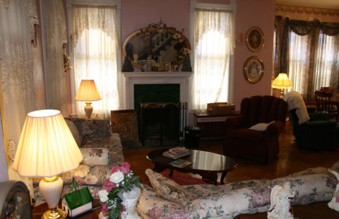 Angelo and Jan's Inn - Bed and Breakfast in Carbondale