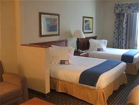 Holiday Inn Express & Suites Stemmons