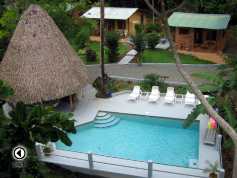 Coconut Grove Oceanfront Cottages - Hotel in Dominical