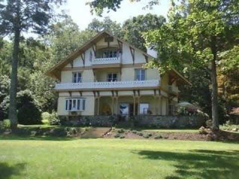 Magnificent Victorian Home Lakefront  - Vacation Rental in East Haddam