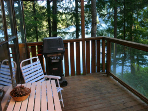 North Lake 1 Bedroom Water Front Retreat on the Su - Vacation Rental in Gibsons