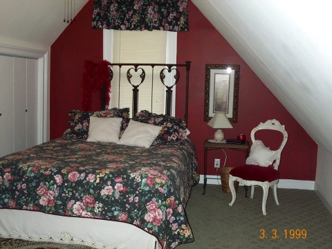 The Mulberry Room, antique queen bed