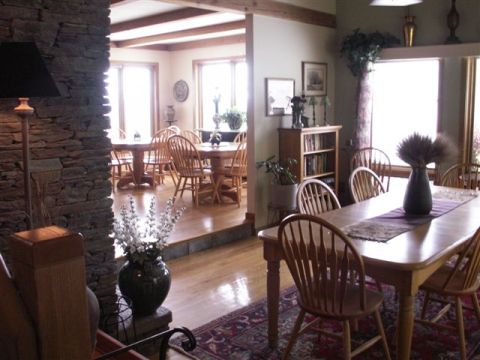 West Winds Bed & Breakfast - Bed and Breakfast in Greenfield