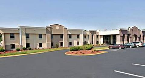 Quality Inn & Suites - Greensboro Airport