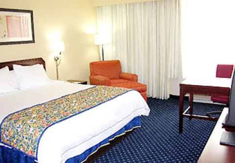 Courtyard by Marriott - Brookhollow