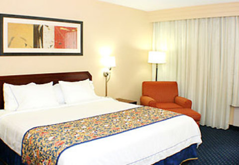 Courtyard by Marriott - Brookhollow