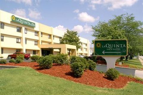 La Quinta Inn & Suites Madison Square Mall Inn