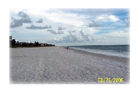 Shack on the Sand Vacation Rent in Indian Rocks FL