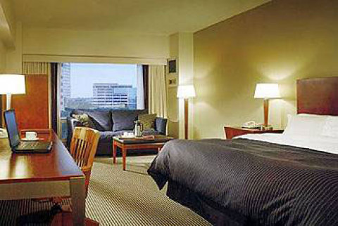 Sheraton Indianapolis Hotel and Suites