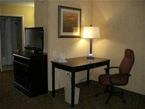 Holiday Inn Express and Suites Airport South