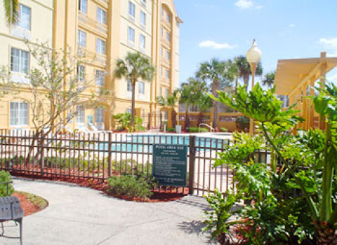 La Quinta Inn and Suites Jacksonville Butler Blvd