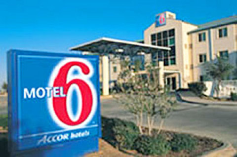 Lawrence Hotel | Motel 6 Lawrence KS