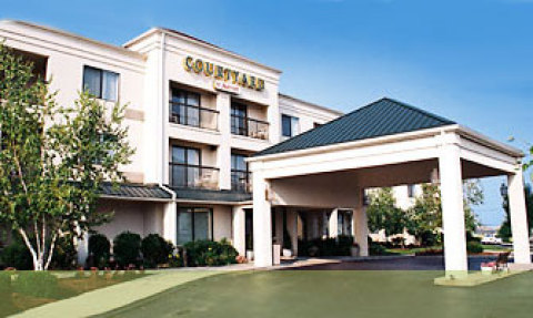 Courtyard by Marriott South/Hamburg Place