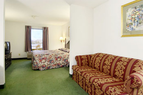 Super 8 Motel and Suites - Louisville