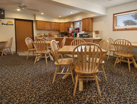 Mackinaw City Hotel Days Inn and Suites Bridgeview Lodge