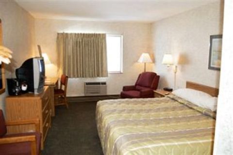 Baymont Inn and Suites Madison/East