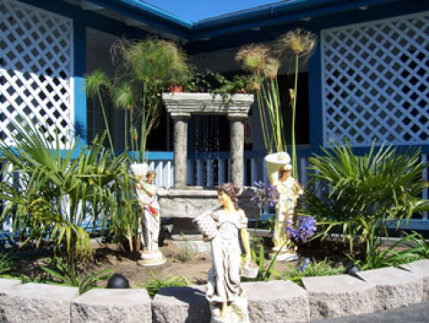 Blue Lagoon Inn