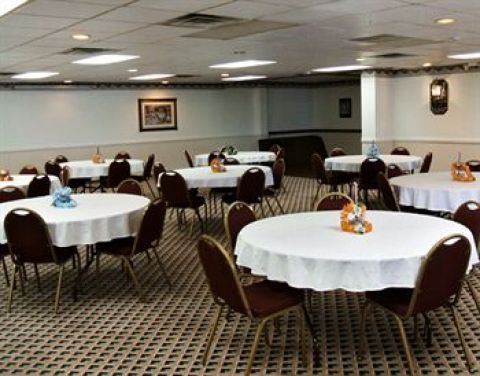 A VICTORY INN & SUITES - Muskegon