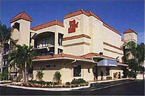Red Roof Inn & Suites Naples
