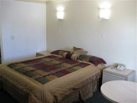 Desert Mirage Inn and Suites
