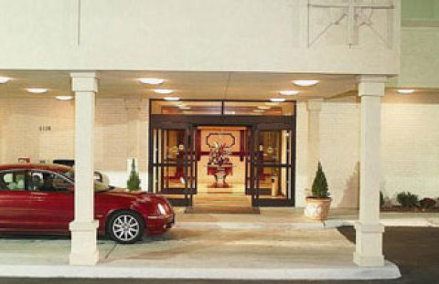 Wynnwood Plaza Hotel - Newport News