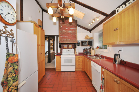 Large and spacious kitchen