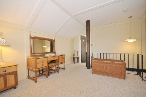 Upper loft master suite