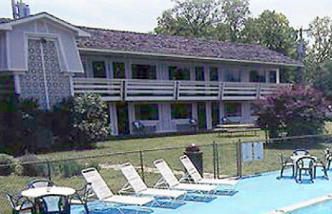 Lake Chateau Resort