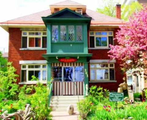 DOWNTOWN Bed and Breakfast - Bed and Breakfast in Ottawa