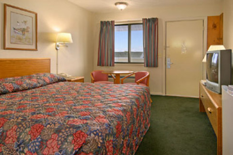 Petoskey Hotel | Days Inn Petoskey