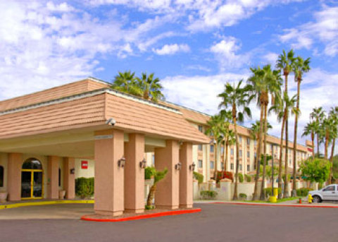 Ramada Plaza Hotel & Suites-Phoenix Metrocente