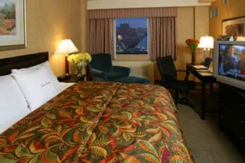Doubletree Hotel & Suites Pittsburgh City Cent