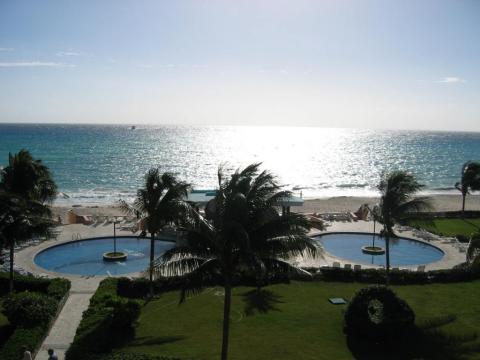 Xaman-Ha Beachfront Condominium-30%Off Until 12/15 - Vacation Rental in Playa Del Carmen