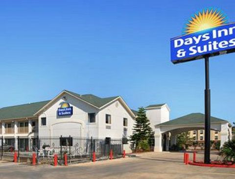 Days Inn & Suites Port Arthur