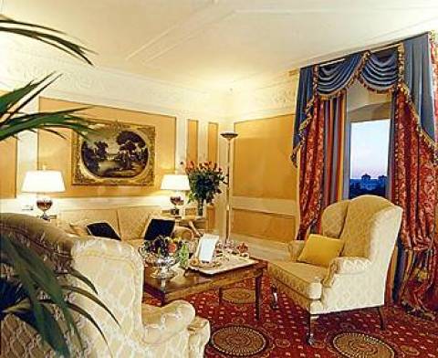 Splendide Royal - A Summit Hotel