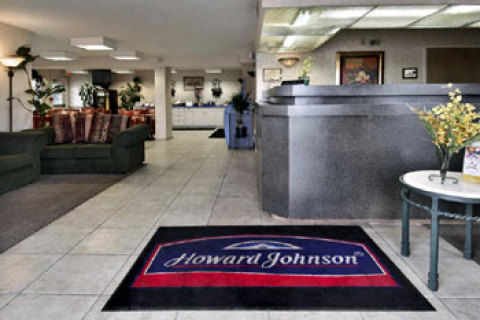 Howard Johnson Inn & Suites-Seaworld/Lackland