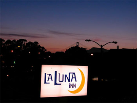 La Luna Inn, a C-Two Hotel