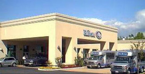 which hiltons properties shuttle to seatac