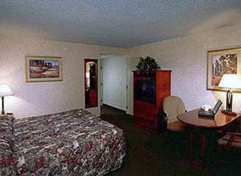 Clubhouse Inn and Suites