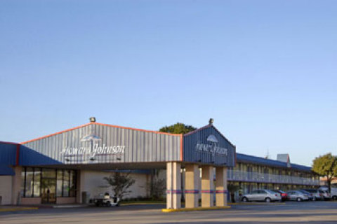 Howard Johnson Express Inn - Near Port of Tampa